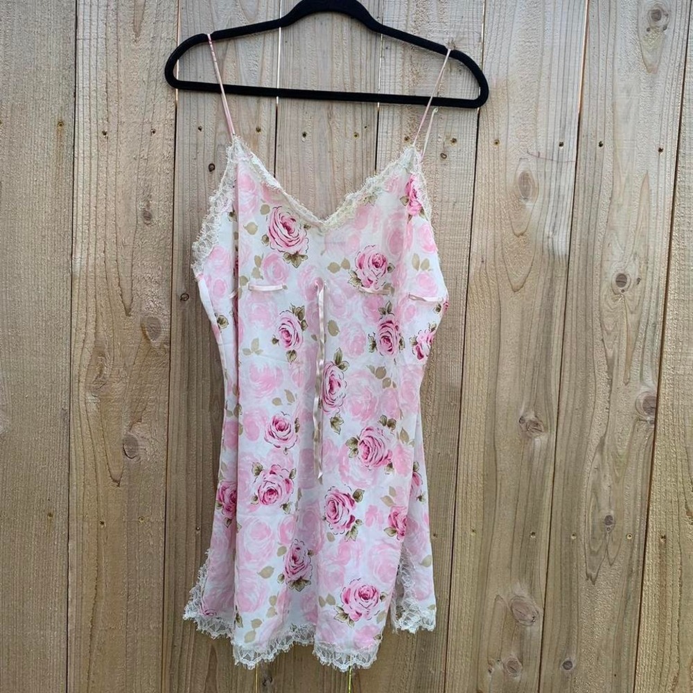 Vintage Lacey‎ lingerie size medium